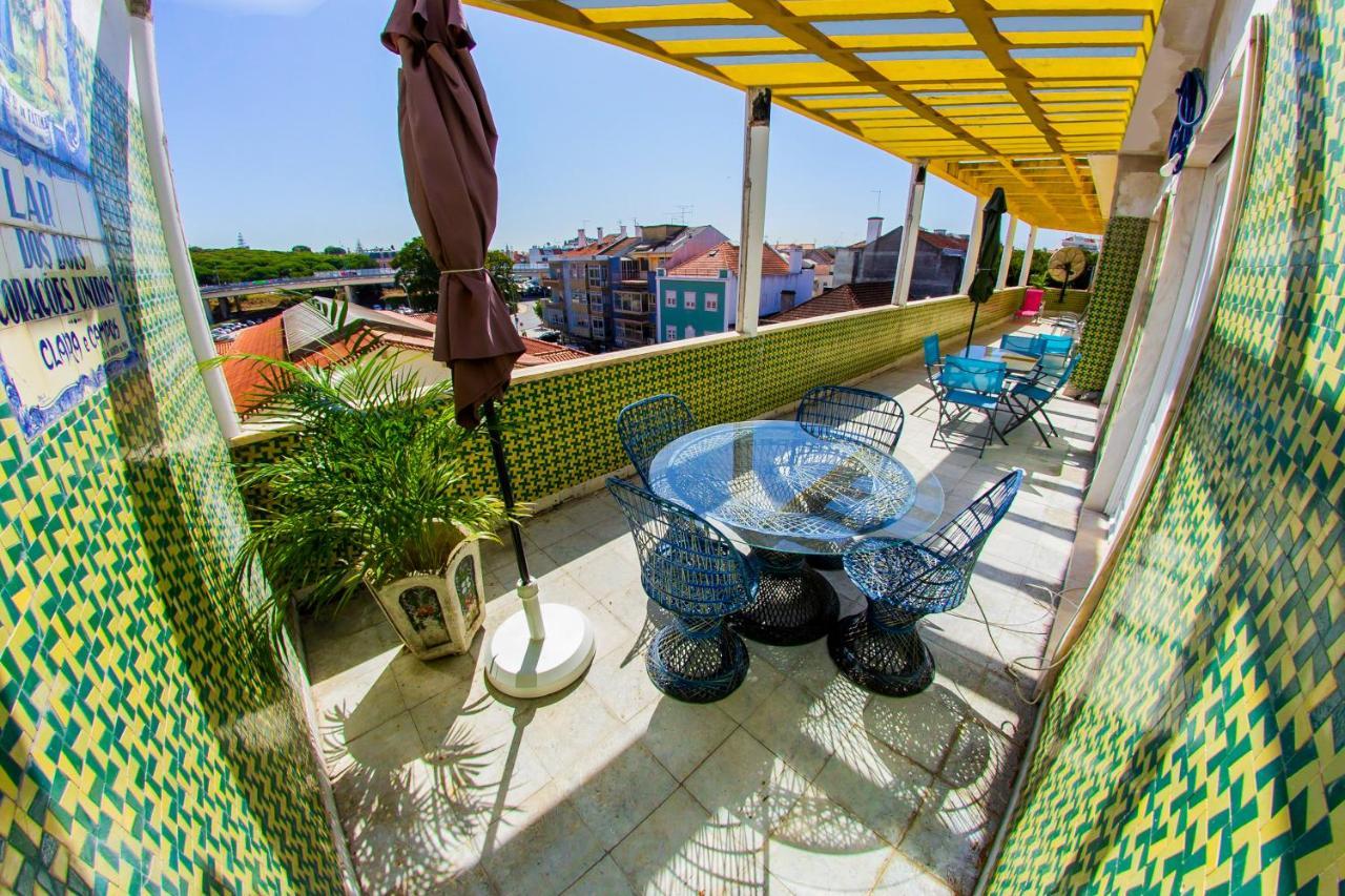 Albergue Lar Dois Coracoes Algés Exterior foto