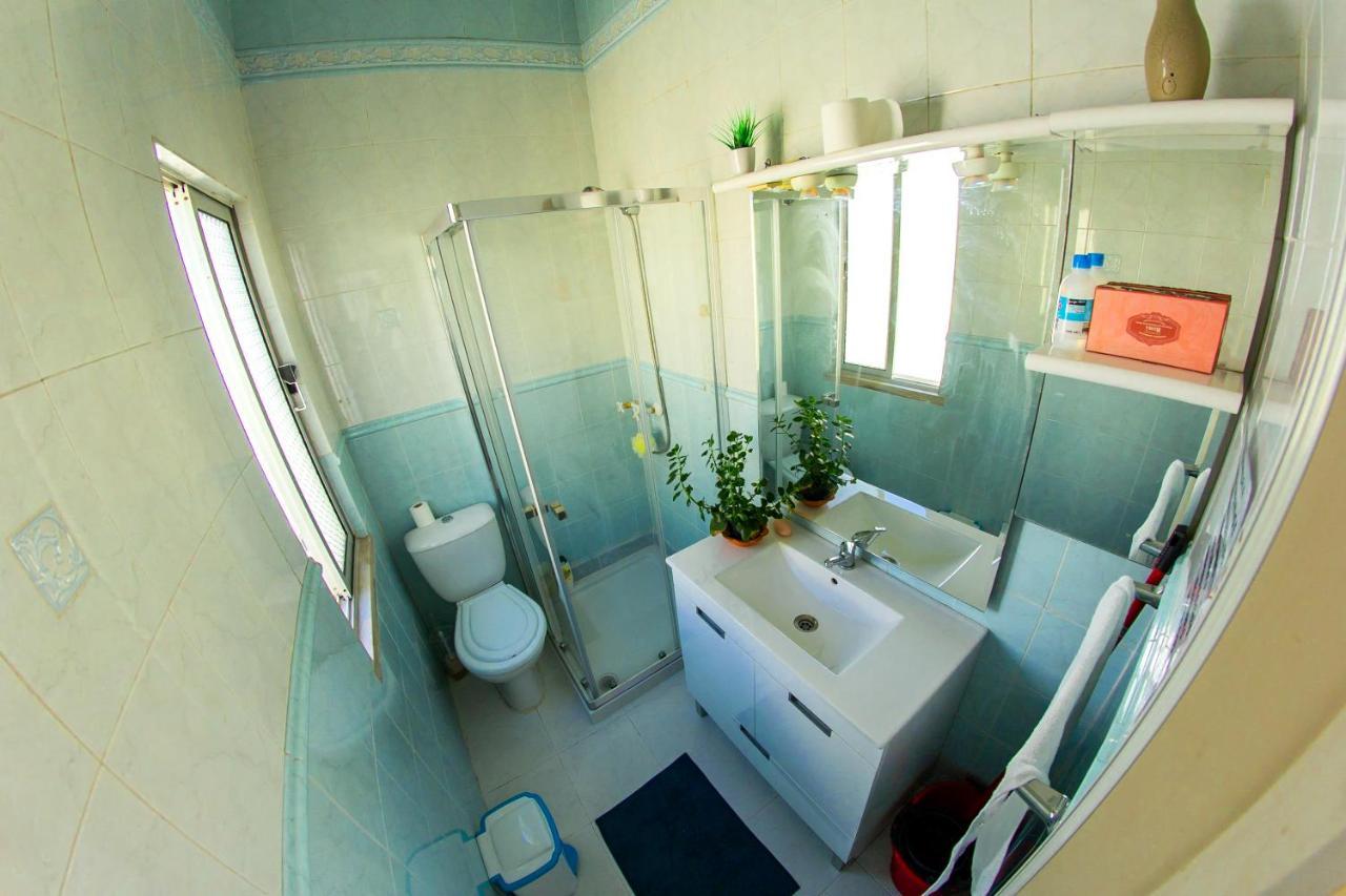 Albergue Lar Dois Coracoes Algés Exterior foto