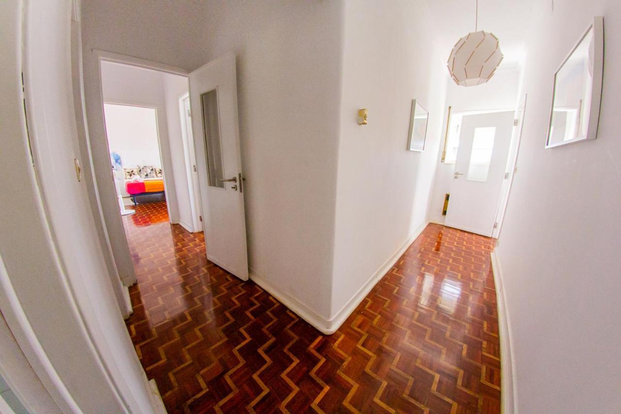 Albergue Lar Dois Coracoes Algés Exterior foto