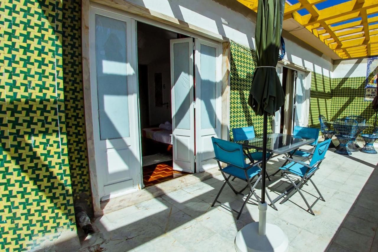 Albergue Lar Dois Coracoes Algés Exterior foto