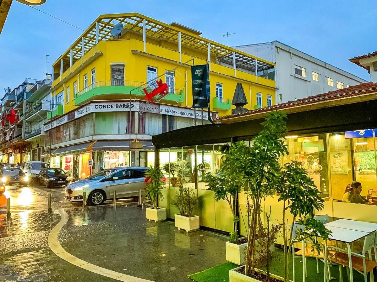 Albergue Lar Dois Coracoes Algés Exterior foto